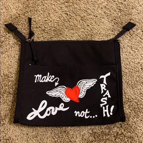 Handbags - Make love not trash bag